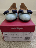 Gorgeous Authentic Salvatore Ferragamo Vara Heels 6.5C Blue Pastel Pat