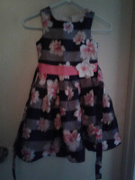 *Beautiful Dress Size 2T- Like New!