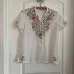 Daffodil Blouse Size M Embroidered Shirt Short Sleeve Floral Vintage