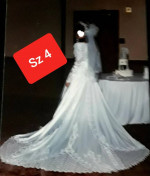 ALFRED ANGELO EMBELLISHED BRIDAL GOWN and VEIL (Sz 4)
