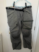 Size 46 Men’s Aerostitch AD1 Motorcycle Pants