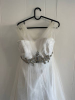 Flattering wedding dress size 6