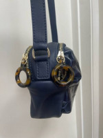 VINCE CAMUTO NAVY BLUE LEATHER CROSSBODY PURSE