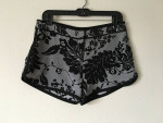 DIANE VON FURSTENBERG BLACK FLORAL SILK SHORTS Sz 4 NEW