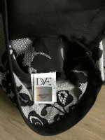 DIANE VON FURSTENBERG BLACK FLORAL SILK SHORTS Sz 4 NEW