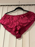 Burgundy tank top with match shorts