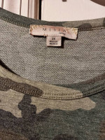 Misia curvy camo top