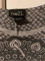 RUE 21 Grey loose top