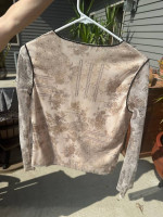 111 state women’s size small top