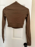 Womens XS active crop top wirh long sleeves