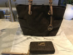 Michael Kors Signature Tote (NEW)!