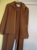 LADIES' 2 PCS. SUITE BY CARLISLE