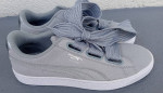 Puma NEW IN BOX Sz 7 Suede Basket Heart Metallic Safari 3 Types Laces
