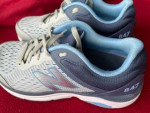 sketchers gym shoe (almost brand new)