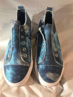 YOKI Women’s Comfort Sneaker NEW Sz 7