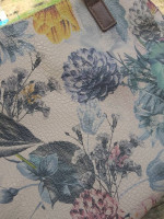 MultiSac bag with neutral background and floral print spring summer va