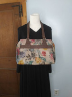 MultiSac bag with neutral background and floral print spring summer va