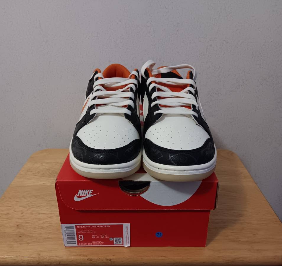 (DS Nike Dunk Low PRM Halloween w/GLOW IN THE DARK SOLES SZ 9 M)