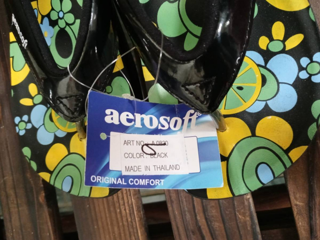 NWT Womens 9 Wedge Sandal Flip Flops Neon Flowers Limes