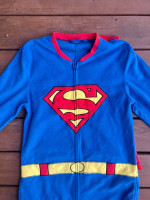 Men’s Superman Costume With Velcro Cape Size M - Like New