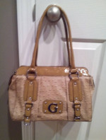 4 GUESS Purses Shoulder Bags