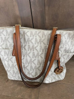Michael Kors Large Zippered Vanilla Tote Bag/Purse