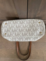 Michael Kors Large Zippered Vanilla Tote Bag/Purse