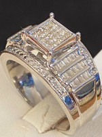 Princess cut Diamond engagement ring