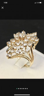 White Sapphire gold lady’s ring