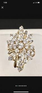 White Sapphire gold lady’s ring