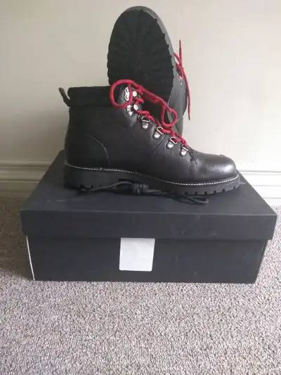 Banana Republic Drayk leather boot