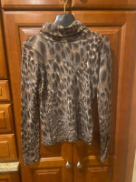 Neiman Marcus Cashmere Animal Print Turtleneck Sweater Shirt - XS