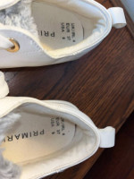 White Sneaker w/ Gray Fur Lined Tongue - Size 6