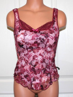 NEW! DAYTRIP Size SM Pretty Fitted Raspberry Pink Floral Lace Tank