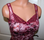 NEW! DAYTRIP Size SM Pretty Fitted Raspberry Pink Floral Lace Tank