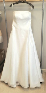 Beautiful Wedding Gown & Vail