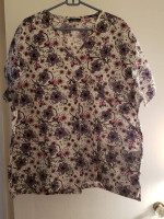 NEW...4 Scrub Tops prints 1 Black Pants