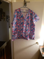 NEW...4 Scrub Tops prints 1 Black Pants
