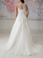 Stunning Designer Wedding Gown - Plus Size!
