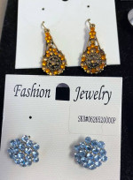 Earrings - LOT 1