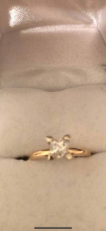 Women’s .75 Carat Princess Diamond Ring. 14K Yellow Gold