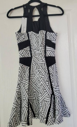 NEW PARKER NYC Sleeveless Black & White Rayon Blend Dress - Sz M