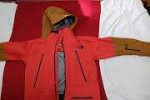 NORTH FACE GTX WOMENS JACKET LARGE