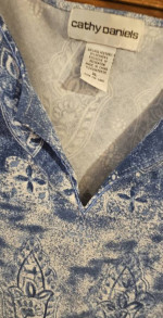 Cathy Daniels Vivid Blue & White XL V-neck 3/4" Sleeves Stretch Top