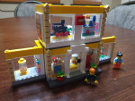 Lego #40574, Creator Lego Brand Store, Like New...Just Reduced