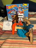 SEVEN Hot Wheels Track Sets!