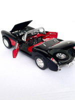 Model / 1957 Chevy Corvette