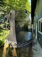 Trampoline - Springfree Lg Oval (8’x13’)