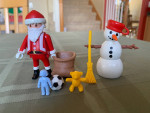 Playmobil Holiday / Christmas Set 5845 Santa & Snowman