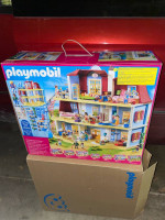 NEW IN SHIPPER BOX Playmobil Large Dollhouse 70205 New In Factory Sealed Box  Pu